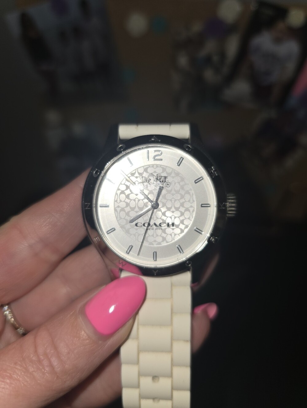 Coach White Silicone Strap Womens 10+ Years Old Large Face - Picture 2 of 3